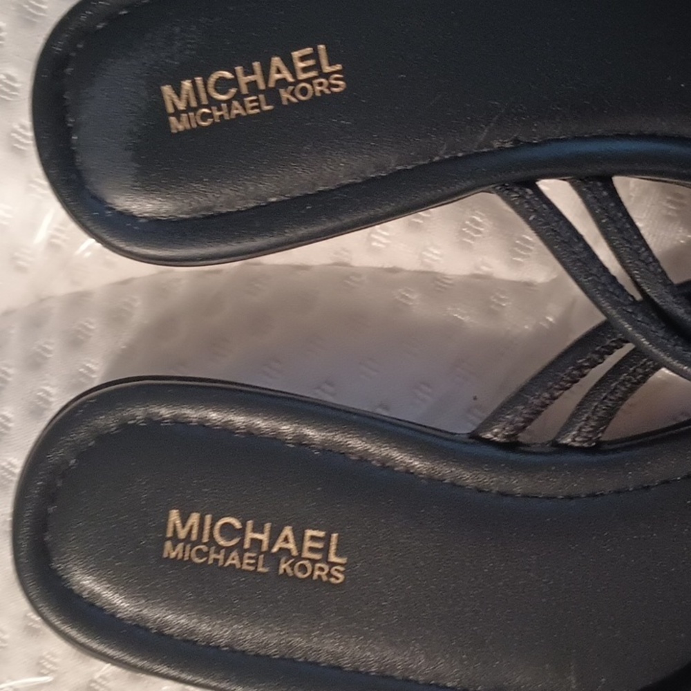 Michael Kors Thong Sandals - Picture 4 of 4